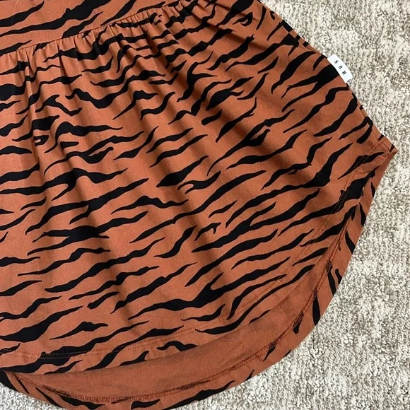 Huxbaby Organic Girls’ Tiger Swirl Dress and Tiger Sweat Jacket—5T - Picture 5 of 11
